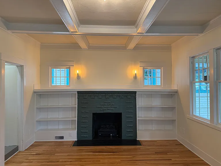 325 NE 54th St — Photo 3
