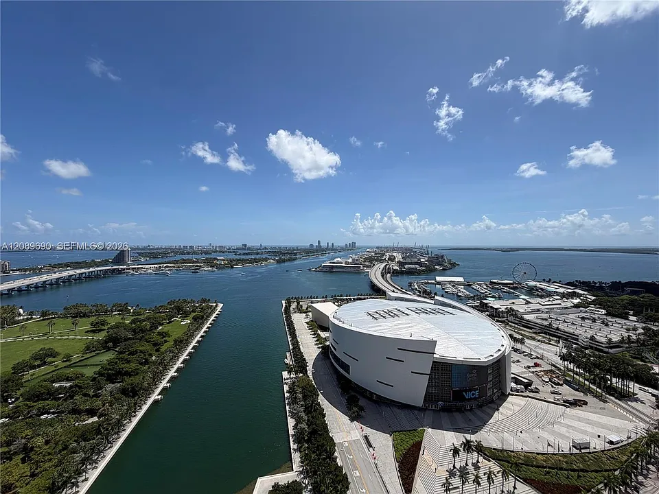 888 Biscayne Blvd #3306