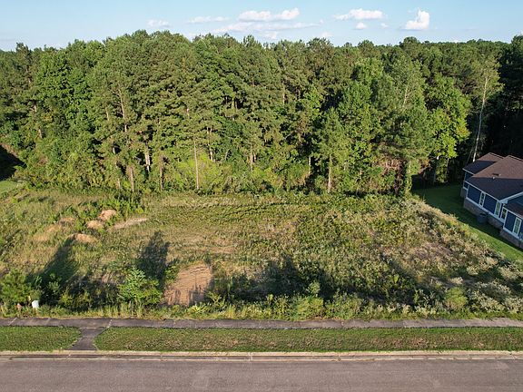2nd image of 112 Cherry Laurel Loop