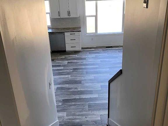 3rd image of 24 Dogwood Ave