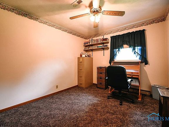 5th image of 102 S Joslyn St