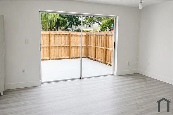 9957 SW 222nd Ter — Photo 7