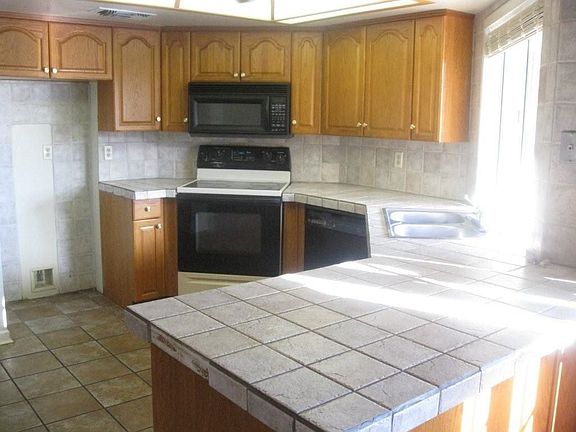 2nd image of 2945 E Garnet Cir