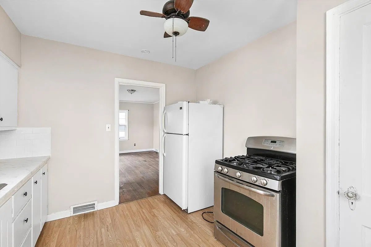 1734 45th Street — Photo 3
