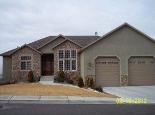 9367 N Avanyu Dr, Cedar Hills, UT 84062
