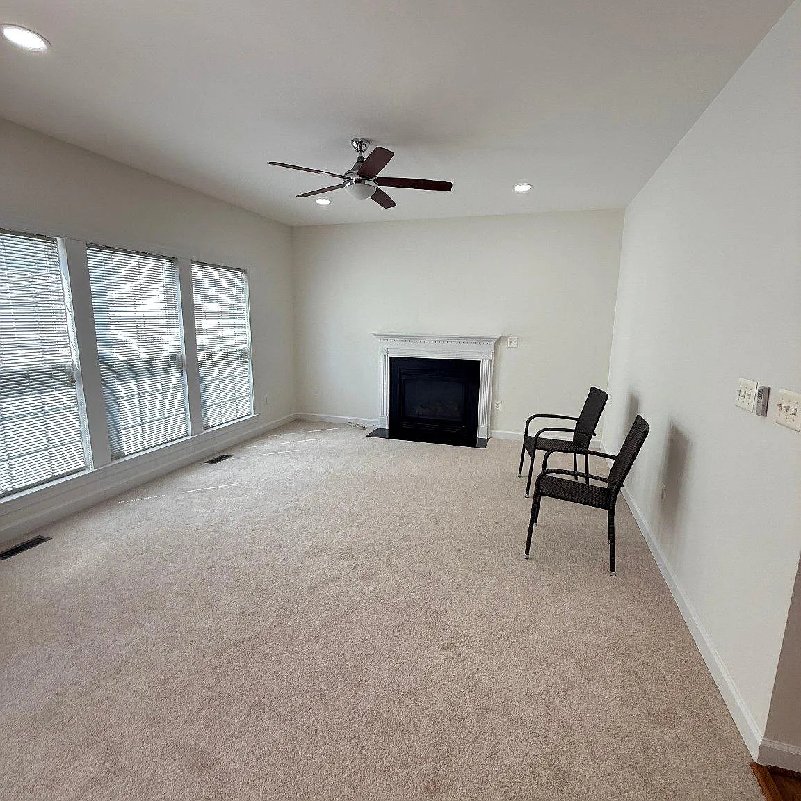 4 bed, 3.5 bath, 3440 sqft, $4,200 — Photo 3