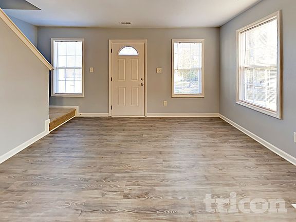 3rd image of 3014 Great Falls Dr