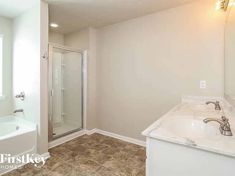 327 Stoney Hollow Rd — Photo 9
