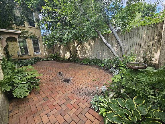4th image of 302 Saint Lawrence Ave