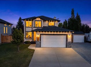 328 S Carriage Lane Dr, Carstairs, AB T0M 0N0