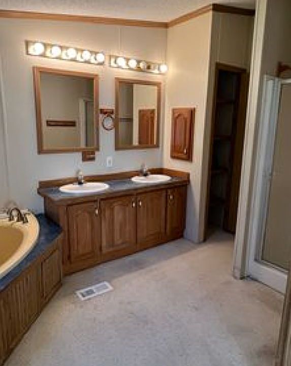 211 Amherst Park, Amherst, OH 44001 Zillow