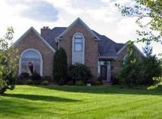 7N942 Brittany Ct, Saint Charles, IL 60175