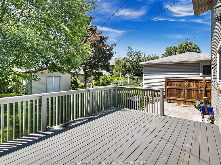 3964 Whitney Ave — Photo 39