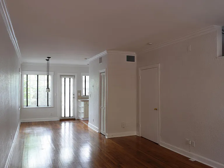 15 Madeira Ave #8 — Photo 7