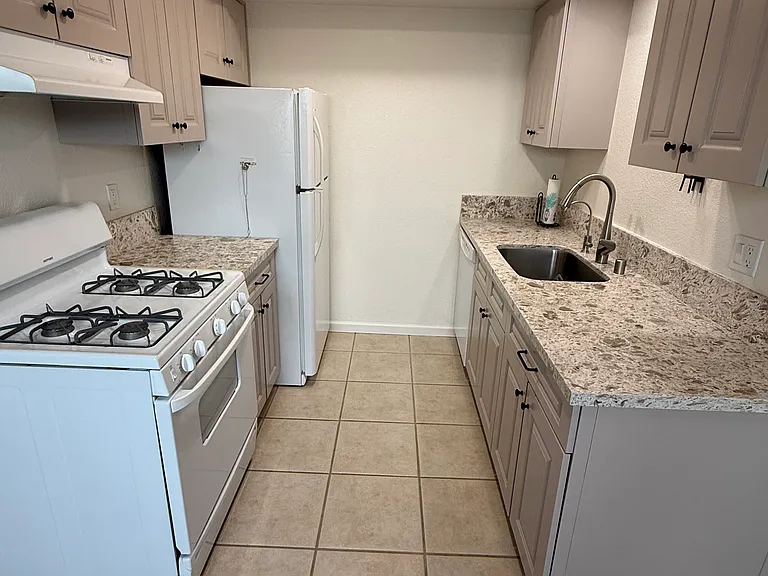 537 W Ward Ave #A — Photo 2