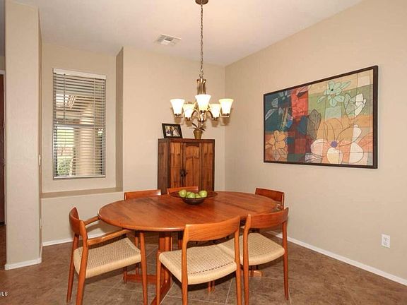 3rd image of 2312 S Pinnacle Dr