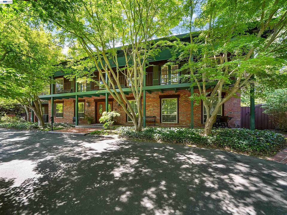 1st image of 2410 Royal Oaks Dr