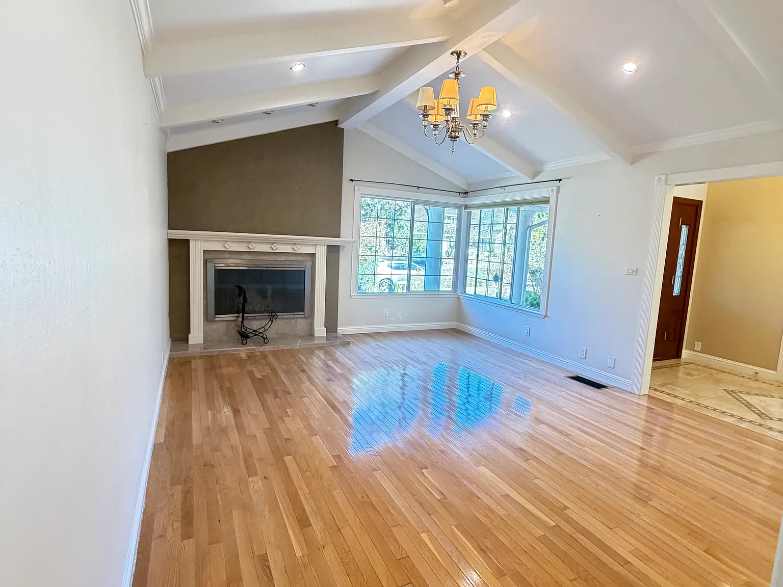 5 bed, 4.5 bath, 3036 sqft, $8,450 — Photo 4