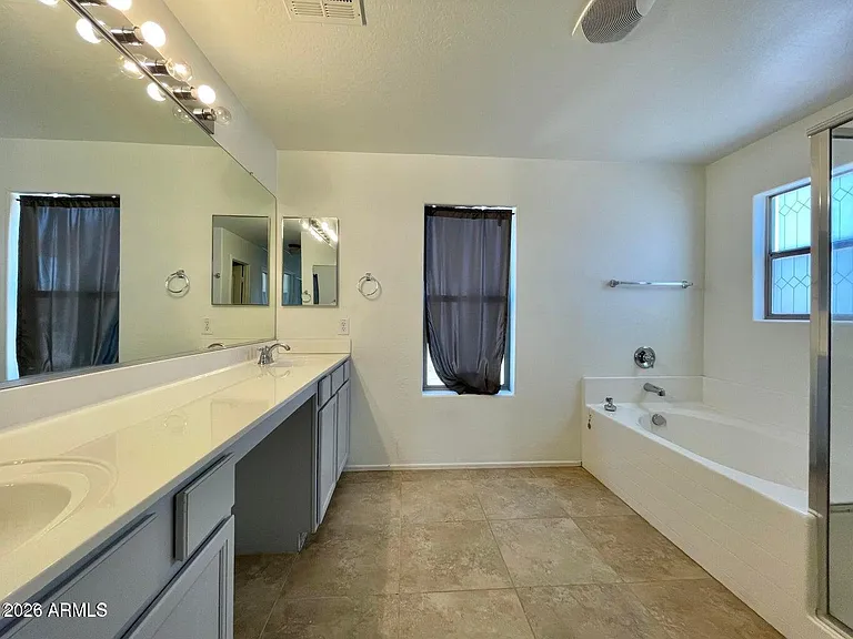 12109 W Avenida Del Rey — Photo 28