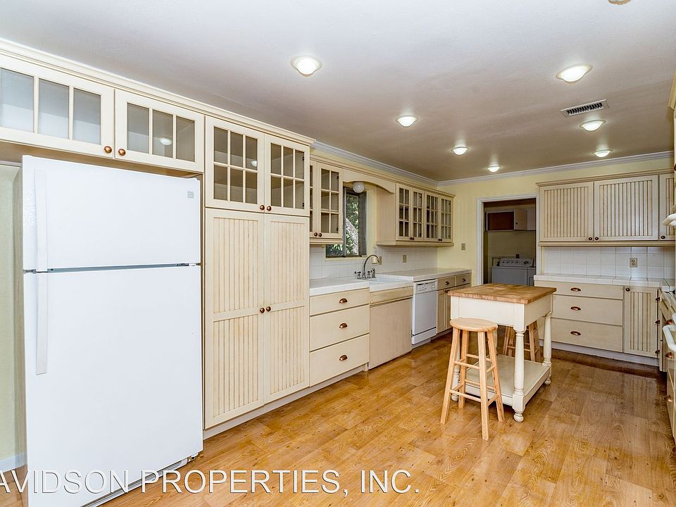 1st image of 8835 Sagebrush Ln