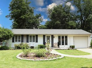 5013 W Woodfern Rd, Peoria, IL 61607