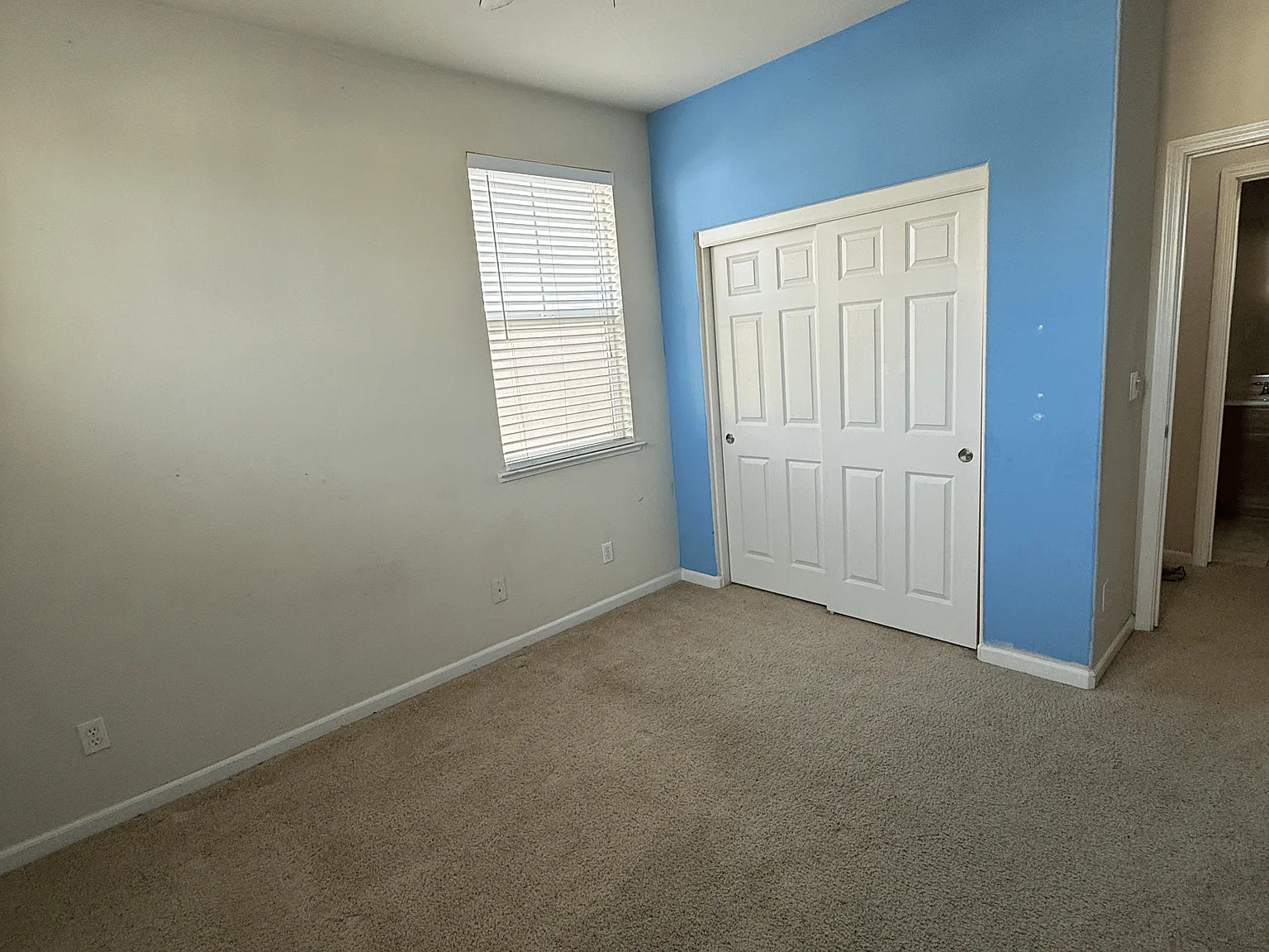 4 bed, 2344 sqft, $2,800 — Photo 4