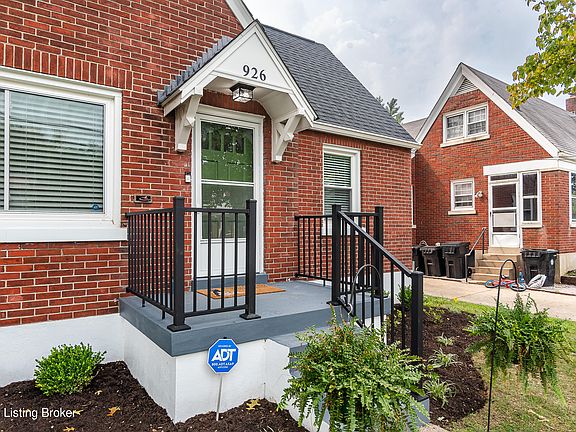 4th image of 926 Clarks Ln