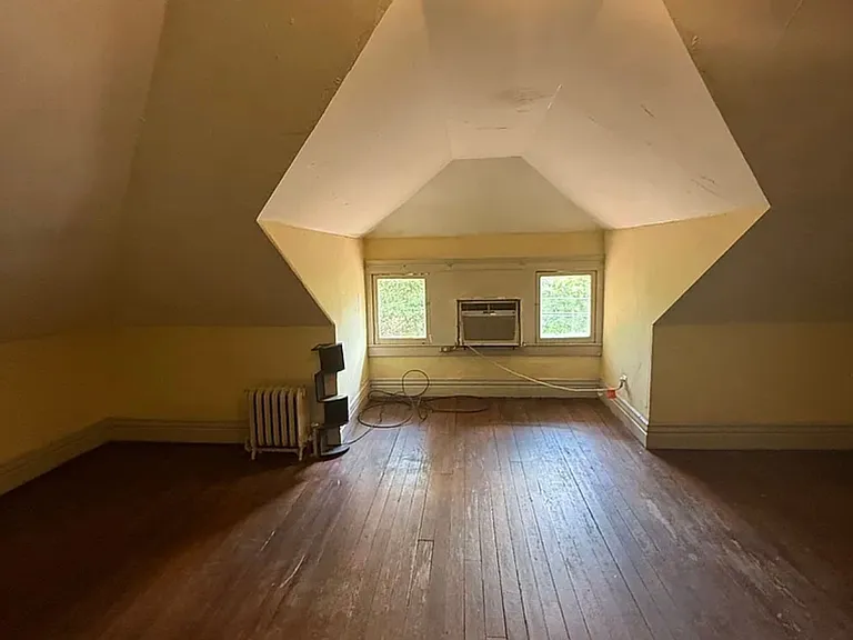 207 Bradford St — Photo 3