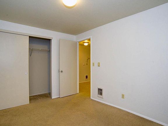 2nd image of 1421 4th Ave W APT 103