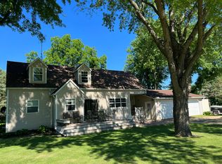 57854 718th St, Jackson, MN 56143