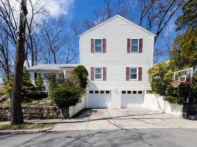 20 Cricket Ln, West Roxbury, MA, 02132
