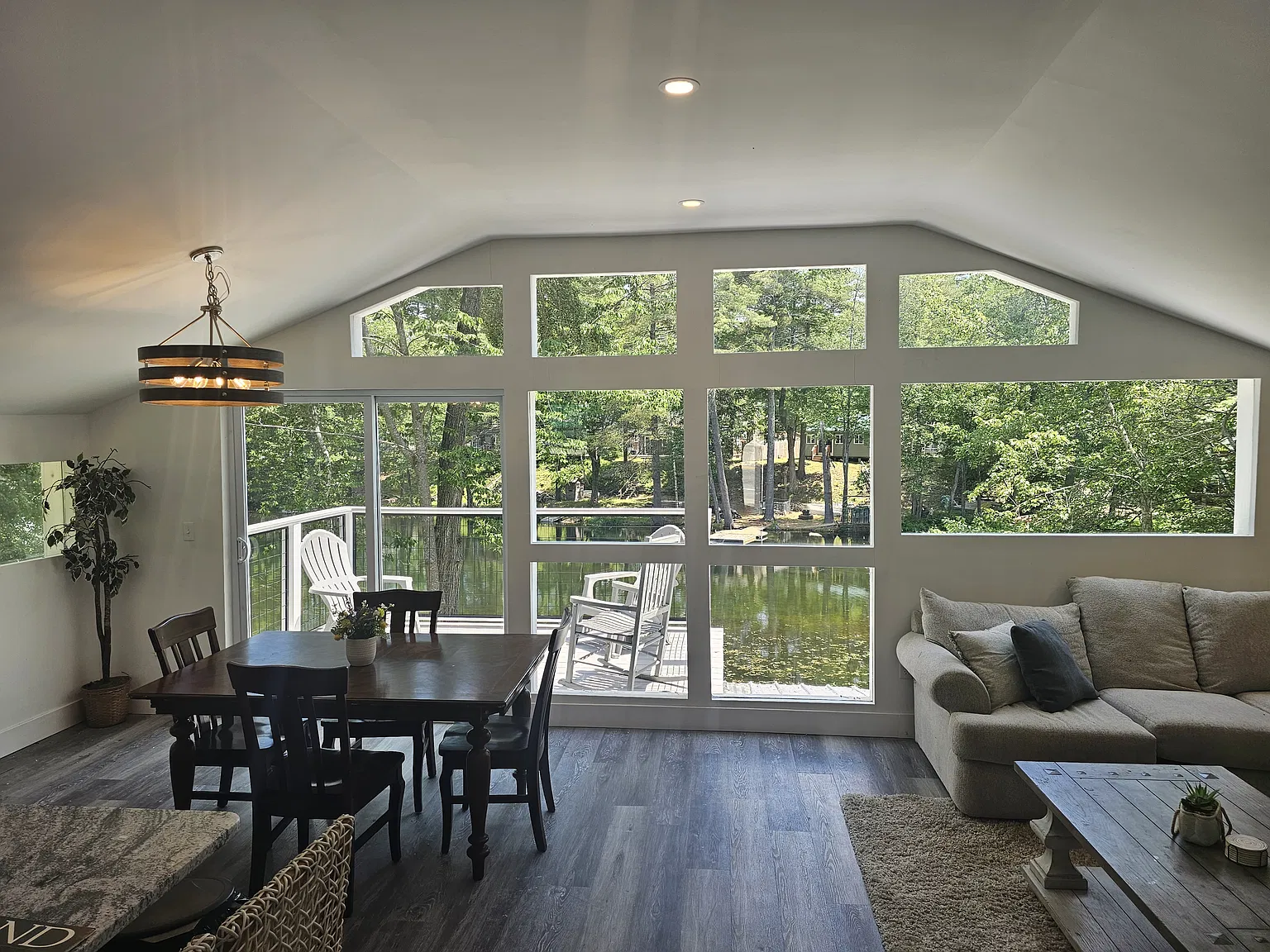 3 bed, 1300 sqft, $2,590 — Photo 1