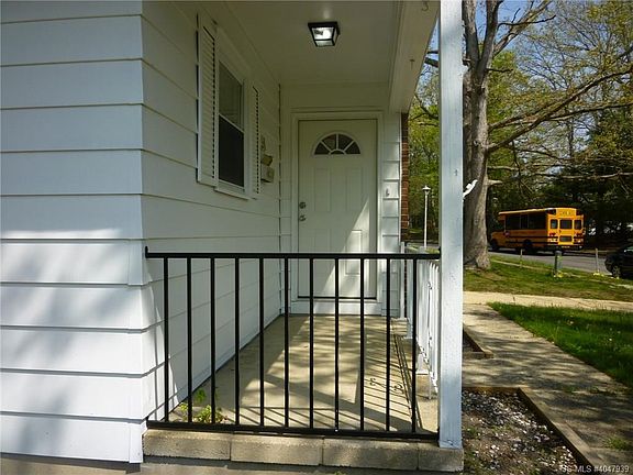 2nd image of 54 Columbine Cir