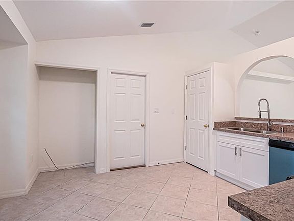 2nd image of 16040 Worthington Blvd