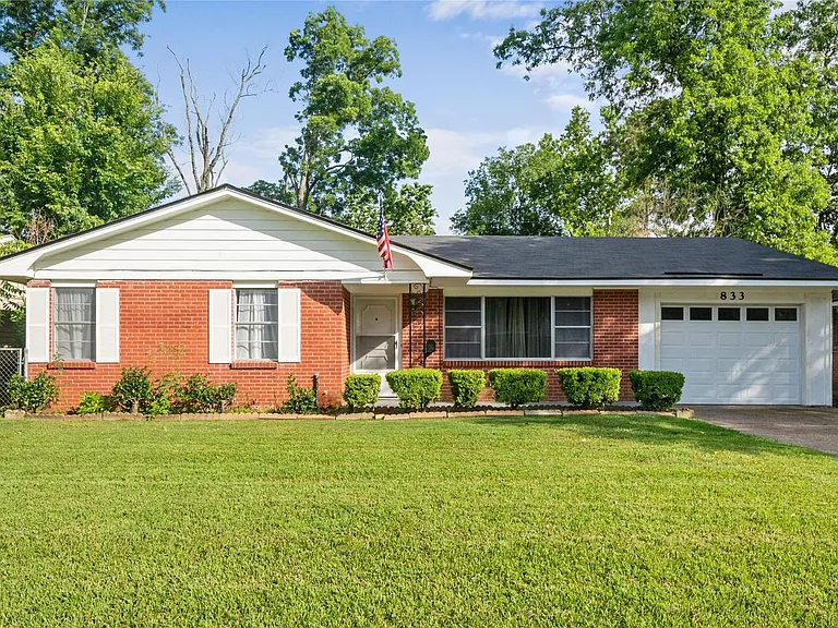 833 Camilla Dr — Photo 1