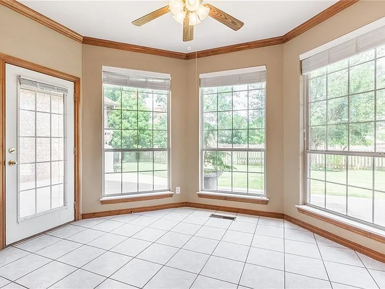 14708 Lamplight Ln — Photo 11