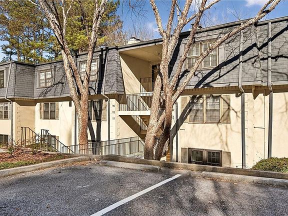 2nd image of 116 Rosaire Pl NW