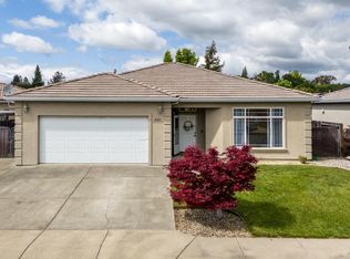 458 Kennwood Dr, Ukiah, CA 95482