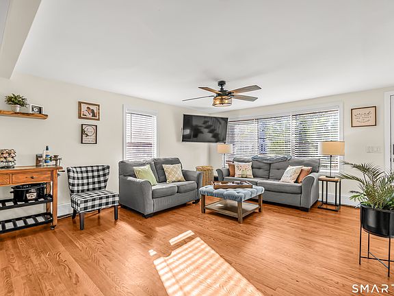 4th image of 116 Meadowside Road