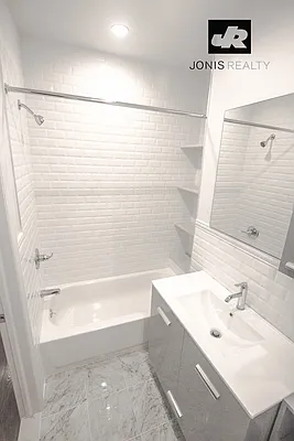 Rented by Jonis Realty | media 3