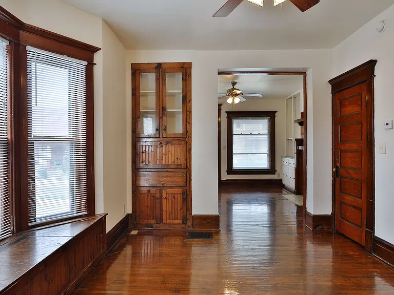 21 E Blake Ave — Photo 6