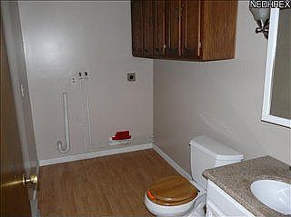 5th image of 763 University Ave