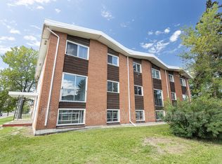 15304 100th Ave NW, Edmonton, AB T5P 0K6