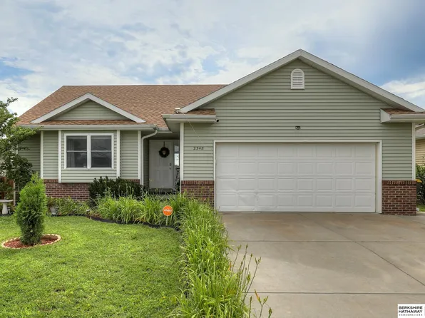 2348 NW 41st St, Lincoln, NE 68524