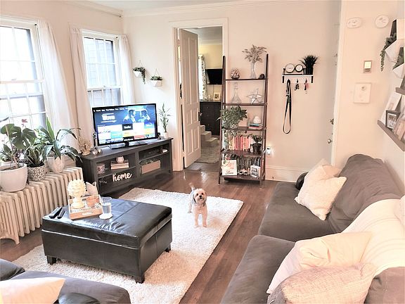 2nd image of 126 E Market St #3