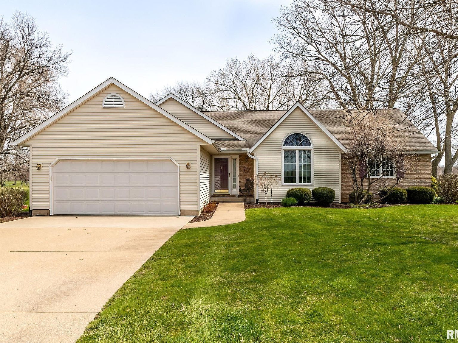 8 Deer Hollow Dr, Coal Valley, IL 61240 Zillow
