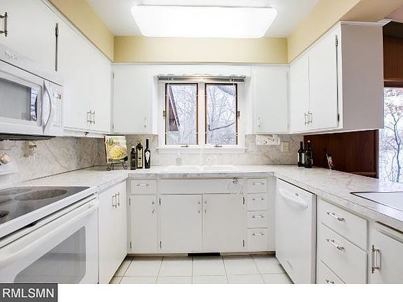 4th image of 7081 Carey Ln