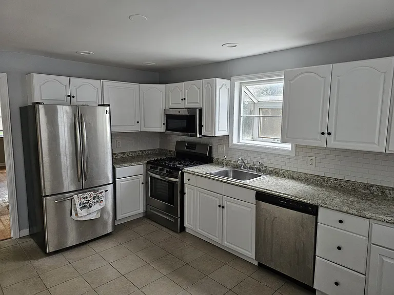 38 Webster St — Photo 7