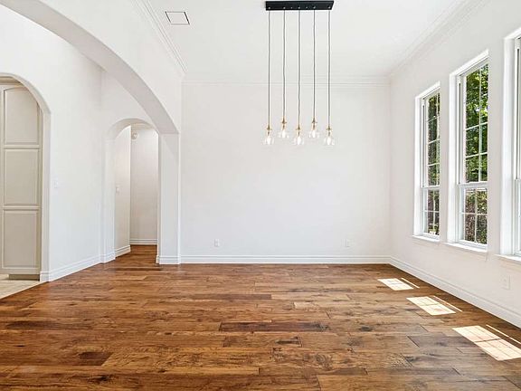 3rd image of 6705 Medinah Dr