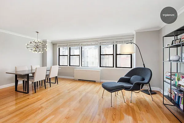 Sold by Triplemint | media 7